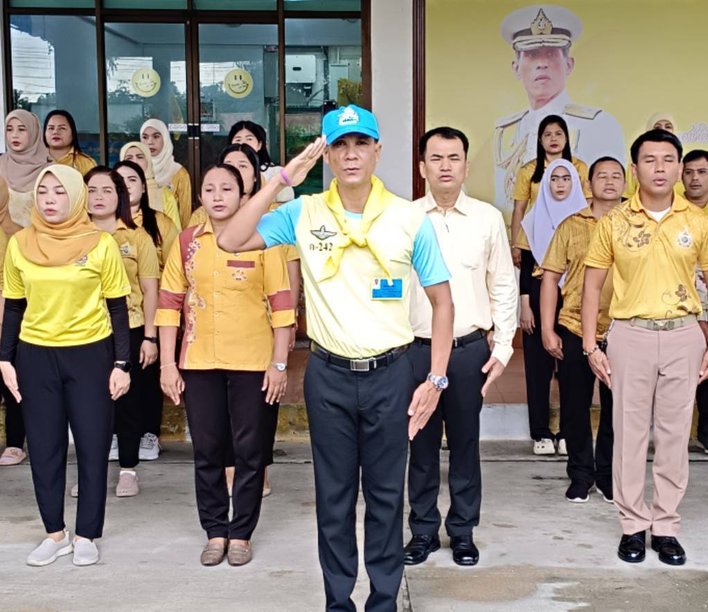 วมกิจกรรมเคารพธงชาติและร้องเพลงชาติไทยทุกวันจันทร์  วันที่ 25 พฤศจิกายน 2567